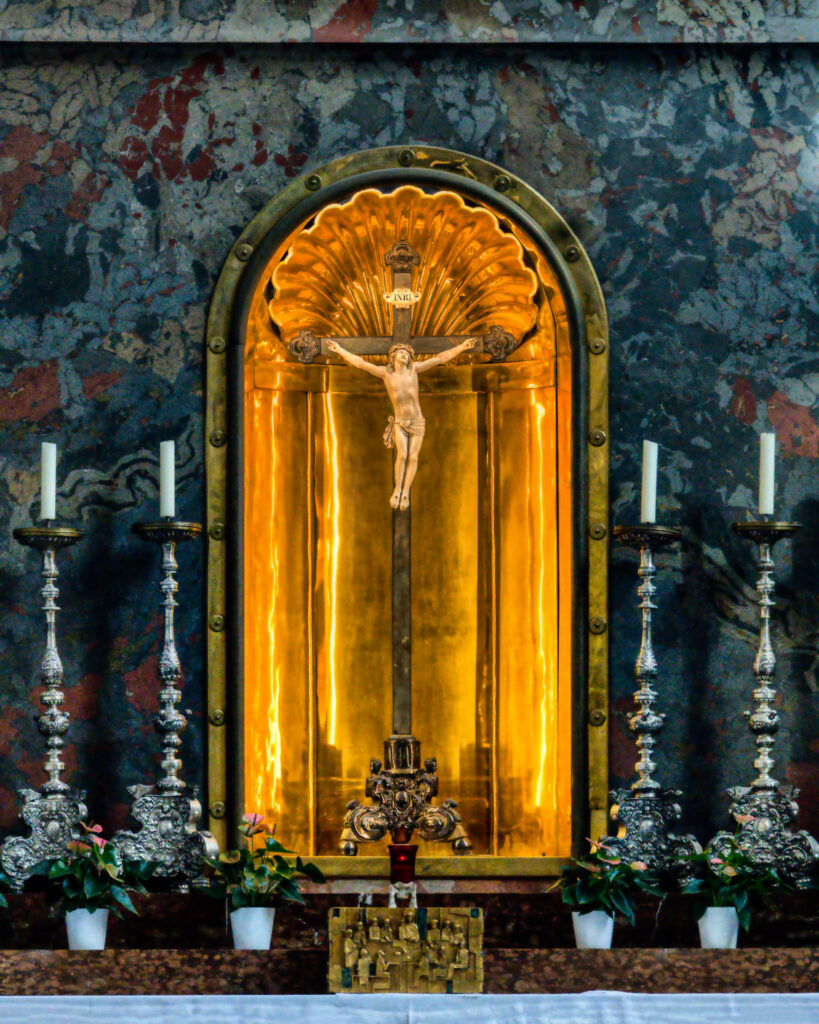 2022-09-Danube River Viking River Cruise-0134_AuroraHDR2019-edit.jpg